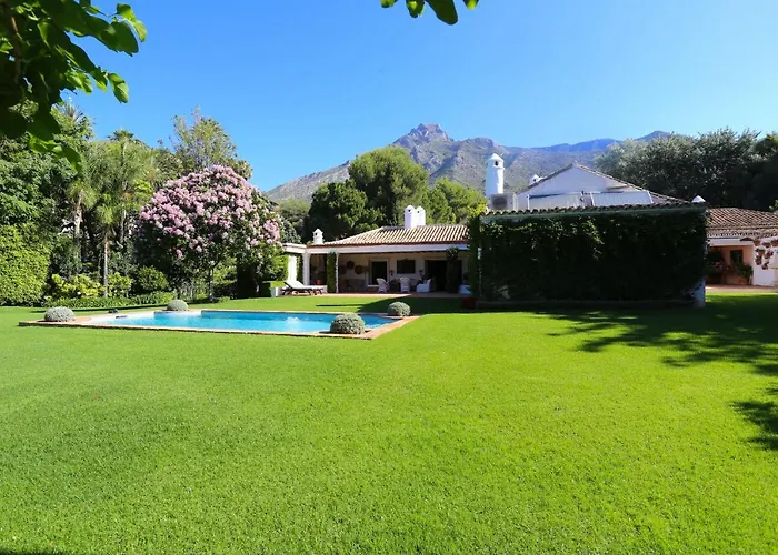 El Almendral Premium Villa Marbella Hill Club
